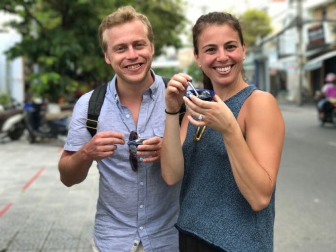 Hoi An: Evening Food Tour With 7 Tastings and Boat Trip - Exploring Hoi Ans Old Town