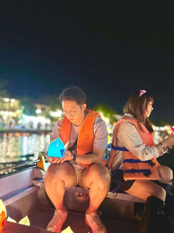 Hoi An: Evening Street Food Walking Tour - Itinerary Highlights