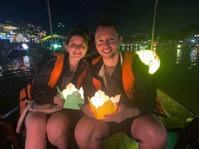 Hoi An: Evening Street Food Walking Tour - Cuisine and Dining Experiences