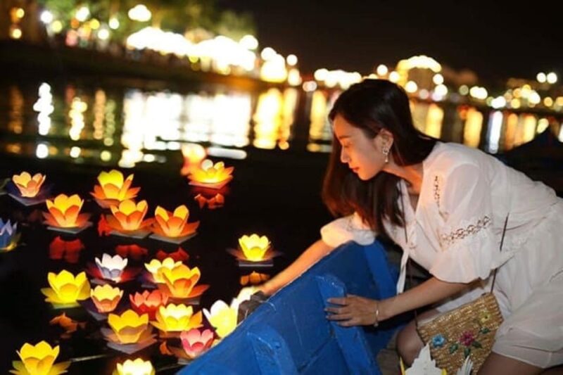 Hoi An: Floating Flower Lantern River Boat Ride at Night - Key Points