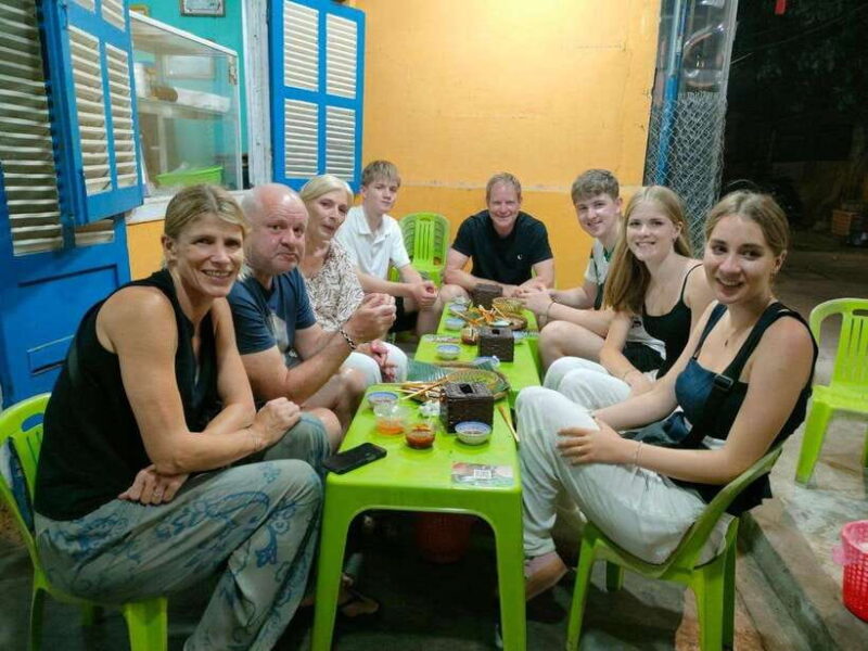 Hoi An Food Tour: 8 Must-Try Dishes and Drinks - Cao Lau