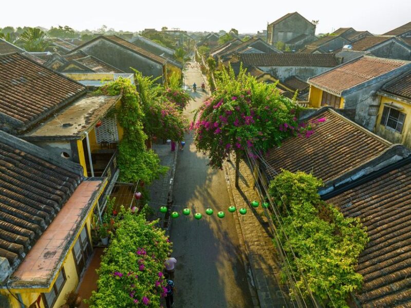 Hoi An: Guided Tour of Town and Fish Market With Breakfast - Key Points