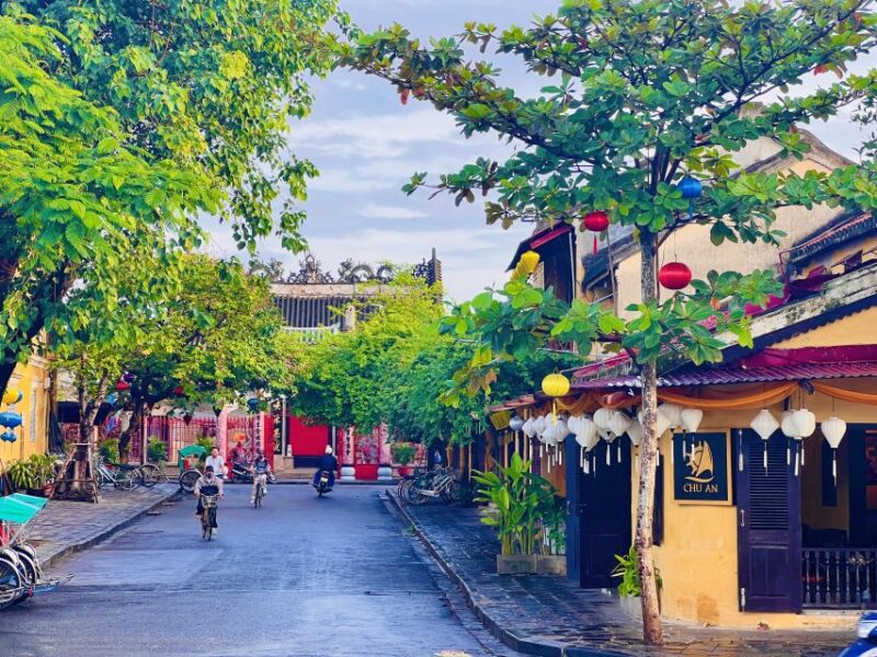 Hoi An: Guided Tour of Town and Fish Market With Breakfast - Itinerary Details