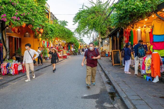 Hoi An: Guided Tour of Town and Fish Market With Breakfast - Frequently Asked Questions