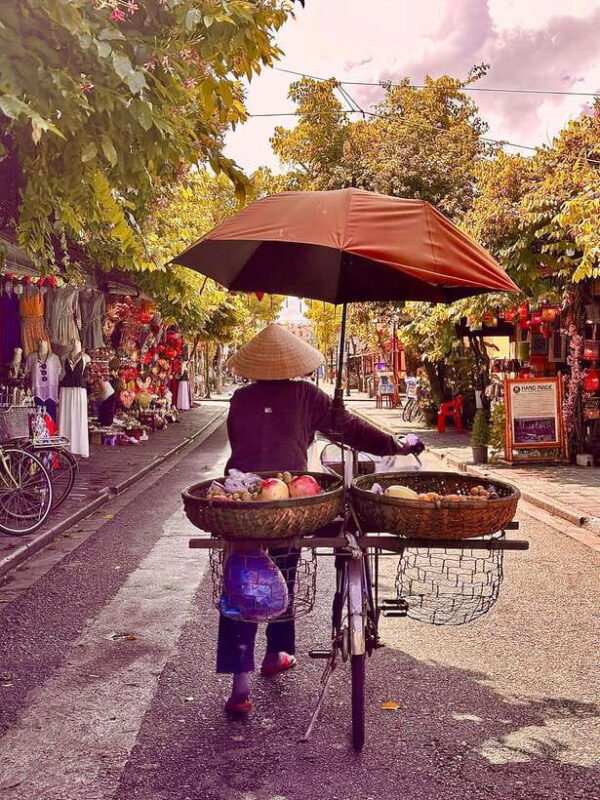 Hoi An: Guided Walking Tour With Local Food - Cultural Experience