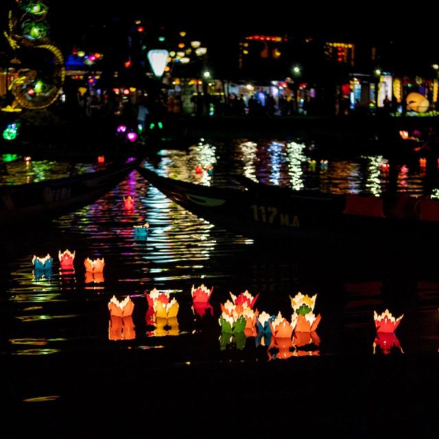 Hoi An: Hoai River Boat Trip by Night and Floating Lantern - Highlights of the Experience