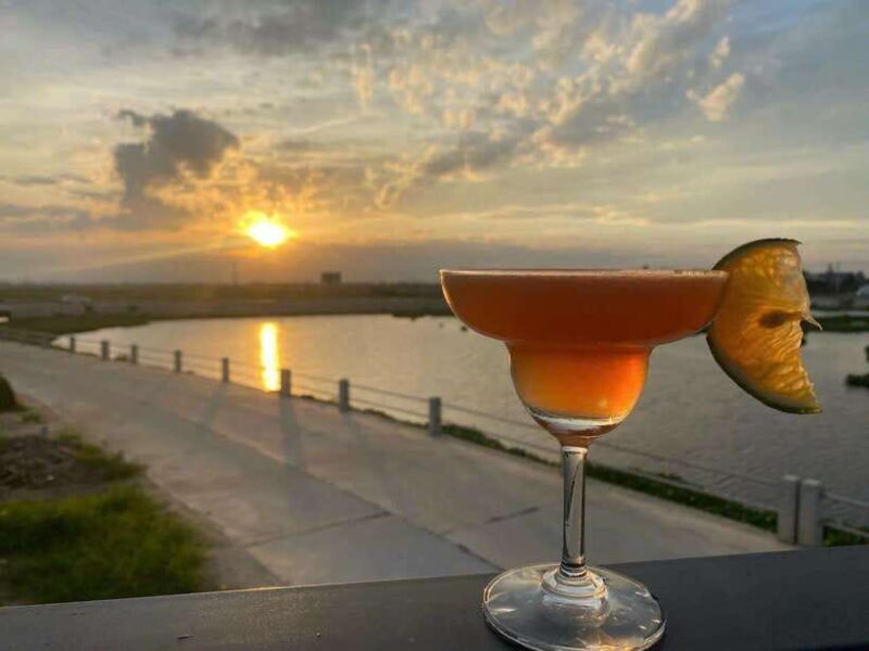 Hoi An Jeep Sunset Adventure: Enjoy Cocktails & Local Food - Stunning Sunset Views