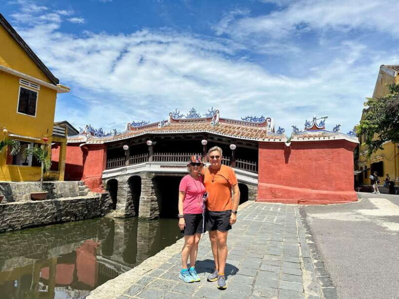 Hoi An: Lantern-Lit Streets, Enjoy Local Food, and Boat Ride - Discovering the Japanese Covered Bridge