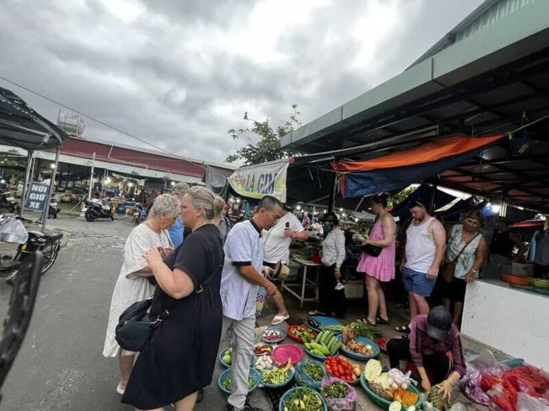 Hoi An Market & Cooking Class: Hands-On Culinary Experience - Teamwork and Collaboration in the Kitchen