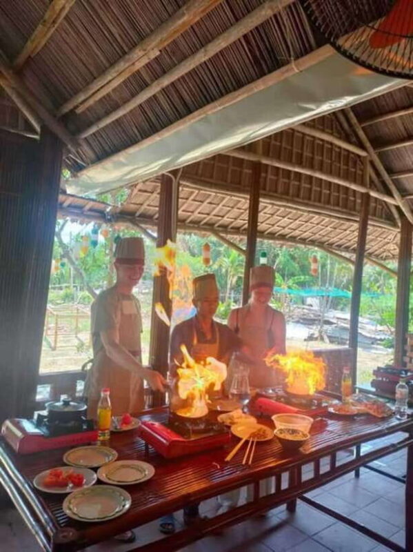 Hoi An: Market Tour and Farming and Cooking Class in Tra Que - Key Points