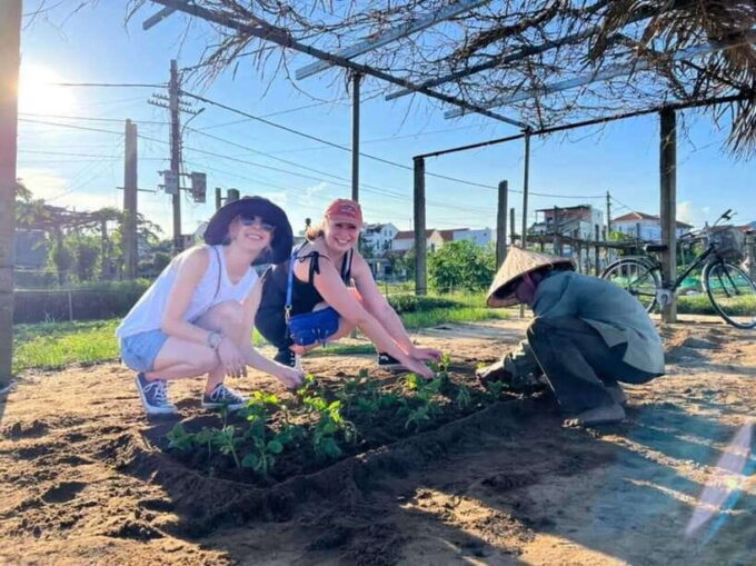 Hoi An: Market Tour and Farming and Cooking Class in Tra Que - Since You Asked