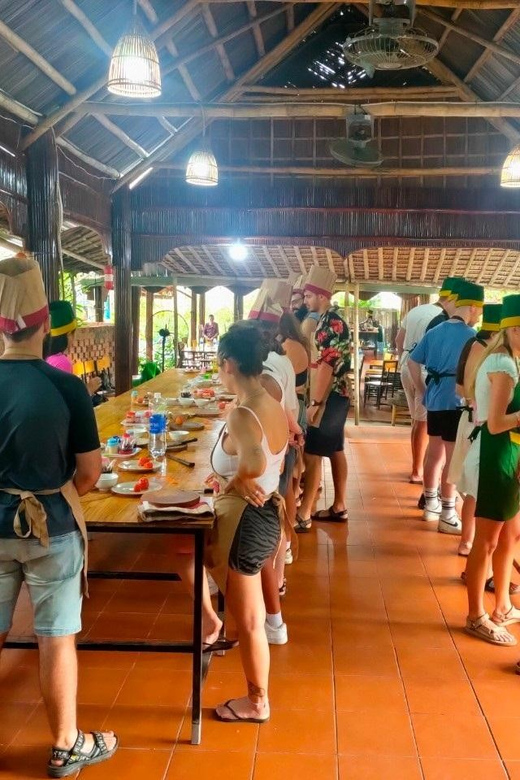 Hoi An: Market Tour, Basket Boat Ride and Cooking Class With Pho - Itinerary
