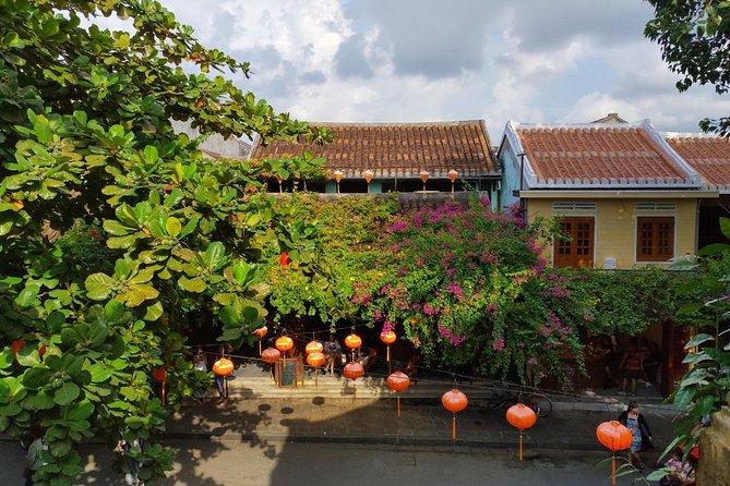 Hoi An Memories Show: A Review - Pickup and Timing