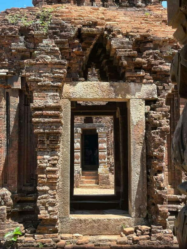 Hoi An: My Son Ruins: Guide-Bus-Boat-Cultural Show-Lunch - An In-Depth Look at the Tour Experience
