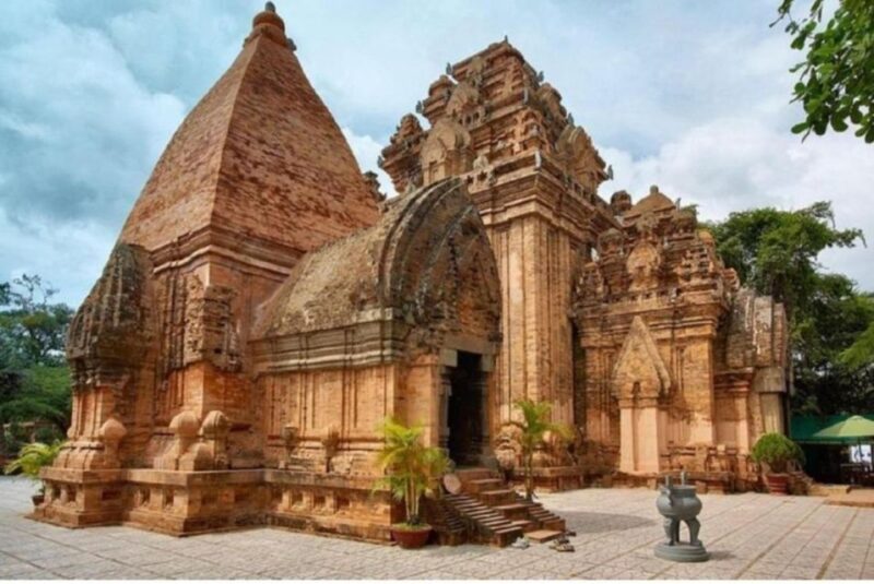 Hoi An: My Son Sanctuary & Cruise Luxury Group Morning Tour - Lunch at a Local House