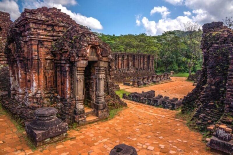 Hoi An: My Son Sanctuary With Thu Bon River Cruise & Lunch - Cham Dance Performance
