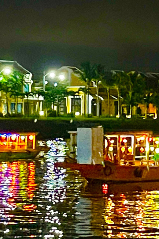 HOI AN NIGHT MARKET & BOAT TRIP WITH LANTERN - Included Amenities