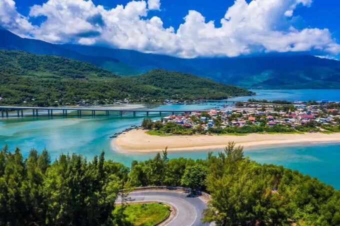 Hoi An: Private Car To/From Hue via Multi Attraction( 1-Way) - Lap An Lagoon