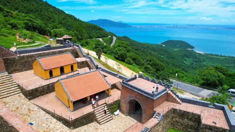Hoi An: Private Car to Hue With Multi Sightseeing Stops - Lang Co Bay and Lap An Lagoon