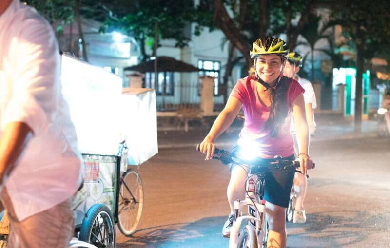 Hoi An: Private Evening Food Tour by Bike - Tour Experience