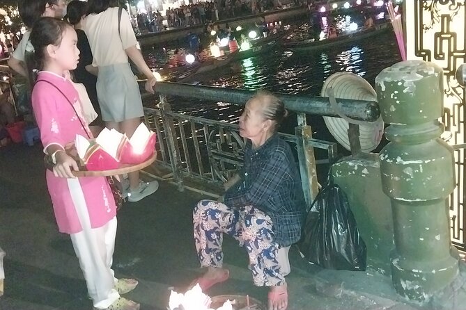Hoi An Private Walking Tour , Night Market and Sampan Boat Ride - Inclusions
