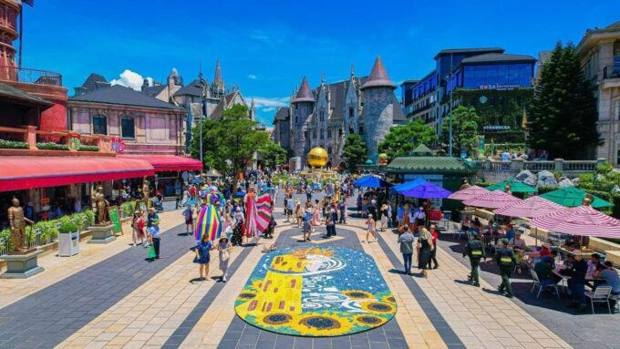 Hoi An: Shuttle Bus to Ba Na Hills and Golden Bridge Round Trip - Pickup and Drop-off
