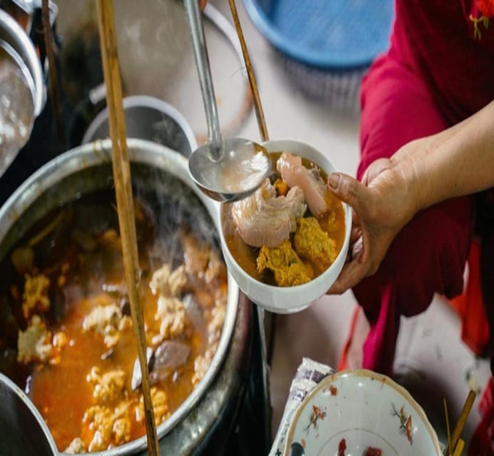 Hoi An: Street Food Tour by Scooter With Local Lady - Key Points
