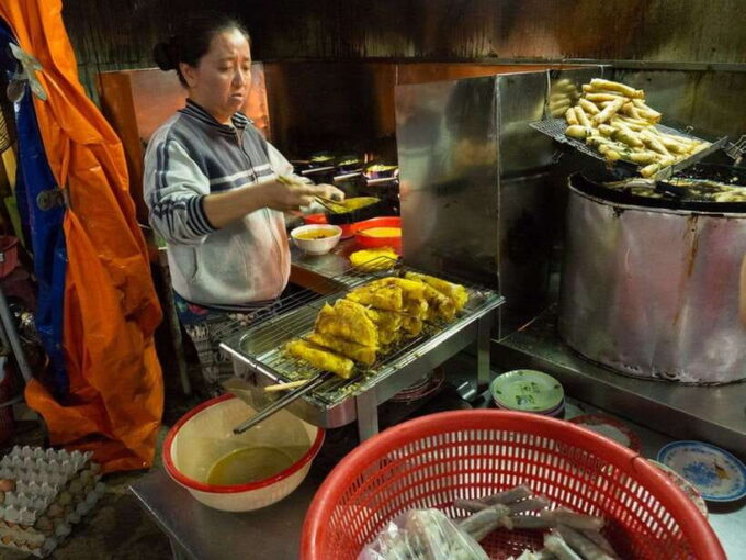Hoi An: Sunset Food Tasting Tour - Sustainability Commitment