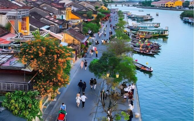 Hoi An Tour: Boat Ride & Lantern Release. - Explore Ancient Structures