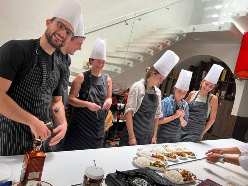 Hoi An: Vegetarian Cooking Class & Explore Local Market Trip - Local Market Exploration