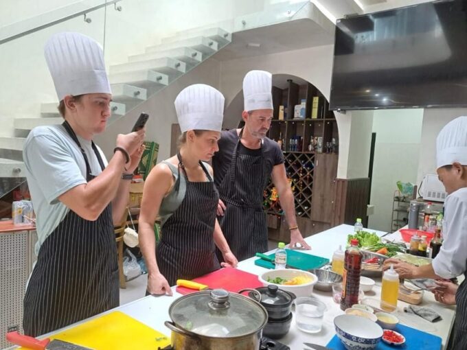 Hoi An: Vegetarian Cooking Class & Explore Local Market Trip - Children Under 3 Years