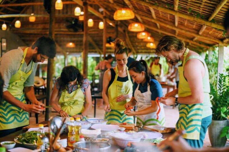 Hoi an : Vietnamese Cooking Class With Phở and Eco Tour - Traditional Vietnamese Dishes