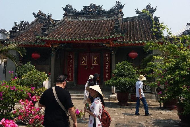 Hoi An Walking & Foodie Tour - Indulging in Hoi Ans Culinary Delights