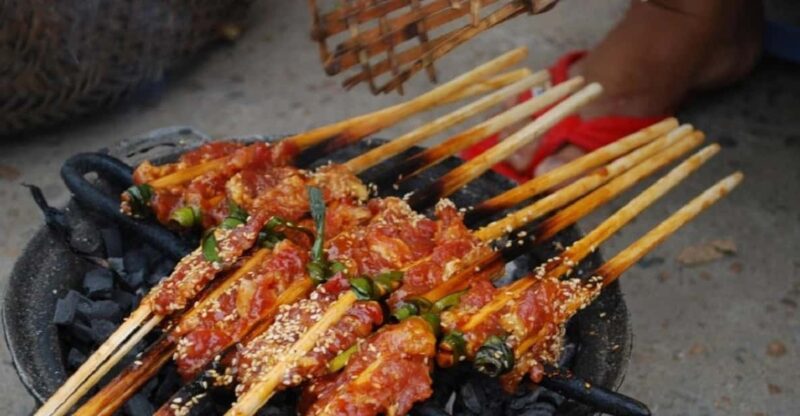 Hoi An Walking Street Food Tour by Local Guide - Key Points
