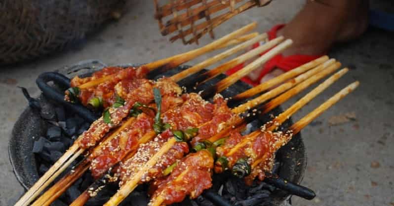 Hoi An Walking Street Food Tour by Local Guide - Itinerary and Experience