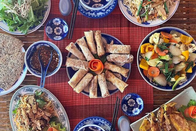 Hoi an Walking Tours Night Market, Colourful Lanterns, Boat Ride - Tour Accessibility