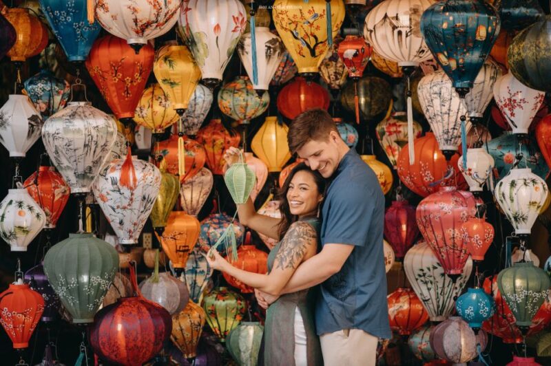 Hoian: Walking Around Oldtown With Professional Photographer - Pricing and Flexibility