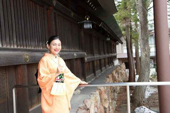 Hokkaido Asahiyama Zoo and Blue Pond Elf Terrace Day Trip - Local Treats and Ningle Terrace