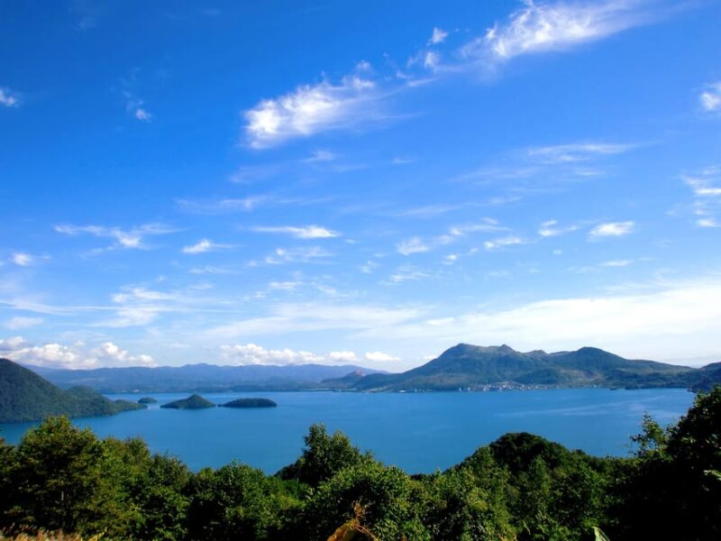 Hokkaido Noboribetsu Lake Toya Tour From Sapporo - Lake Shikotsu Exploration