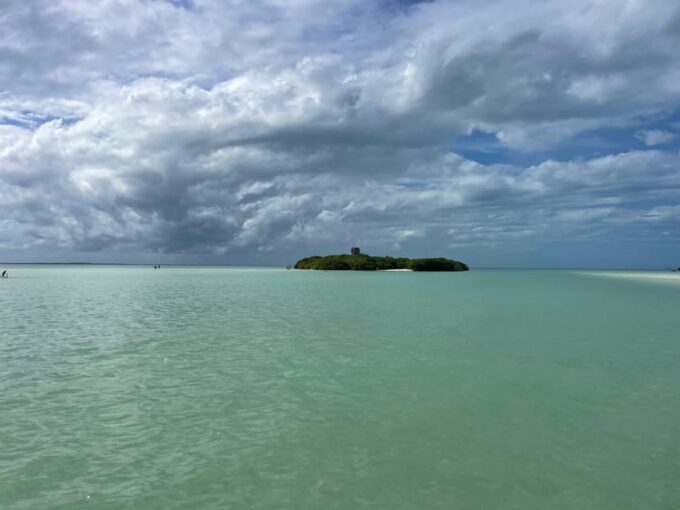 Holbox: Punta Mosquitos, Yalahau, and Passion Island Boat Tour - Customer Reviews