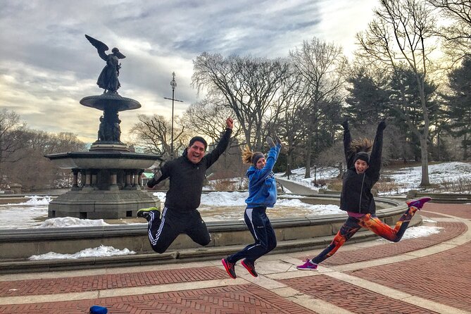 Holiday Highlights Running Tour in New York City - Refreshments and Amenities
