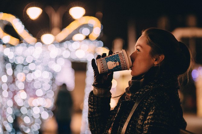 Holiday Scavenger Hunt in Nashville by Holly Jolly Hunt - Using the Provided Smartphone