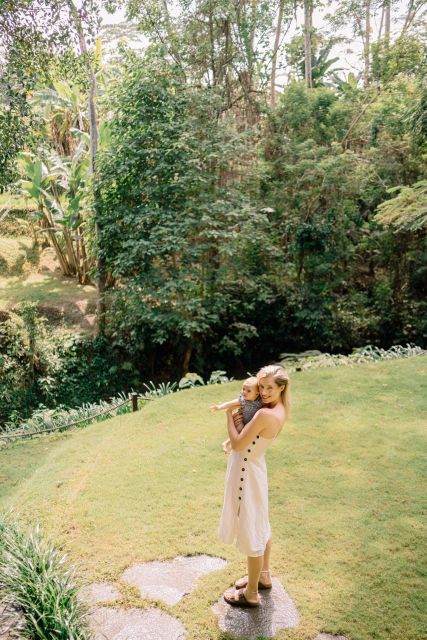 Holiday Shoot With Local Photographer in Bali - Key Points