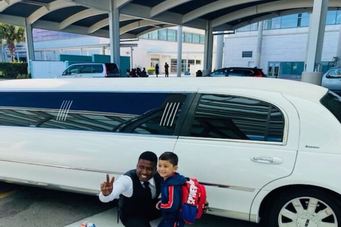 Hollywood Limo Services. Hurry up Come One Down to Get the Bahamian Vegas Treat - Open for Bookings Daily