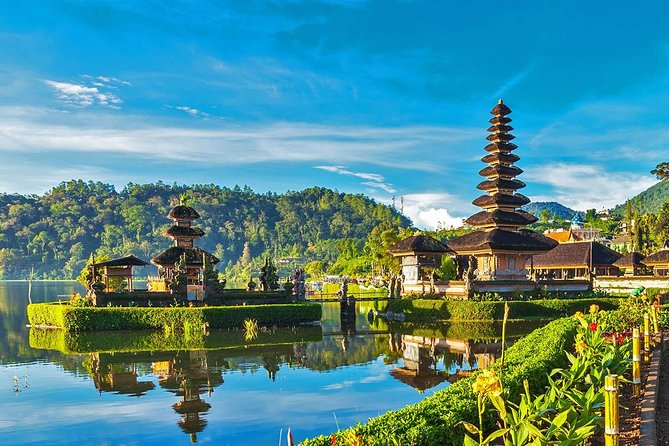 Holy Taman Ayun & Tanah Lot Temple Tour - Exploring Taman Ayun