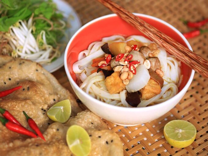 Home Cooking Class With Central Market Tour in Dalat - Immersion in Vietnamese Traditions