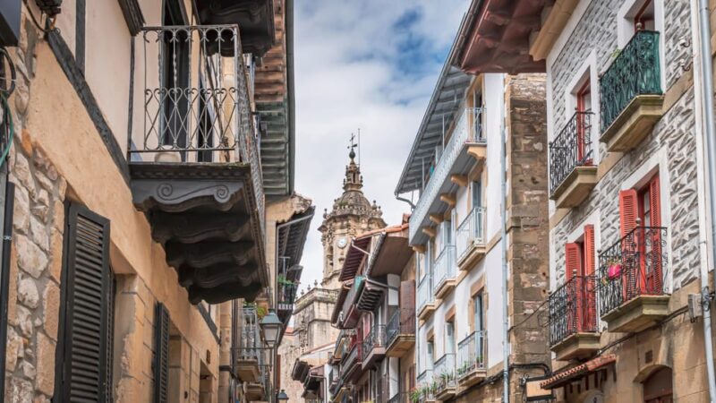 Hondarribia: City Highlights Guided Walking Tour - Discovering the Castle of Charles V