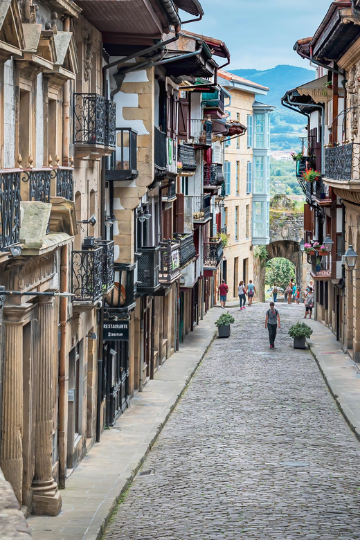 Hondarribia: Essential Walking Tour of the Citys Landmarks - Key Points