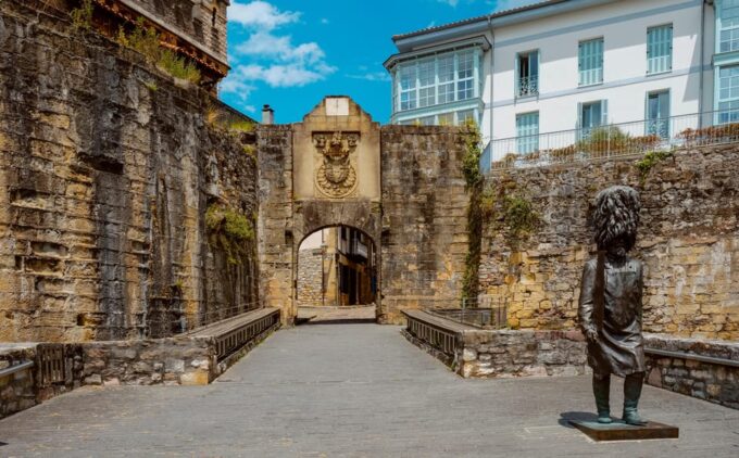 Hondarribia: Essential Walking Tour of the Citys Landmarks - The Castle of Charles V