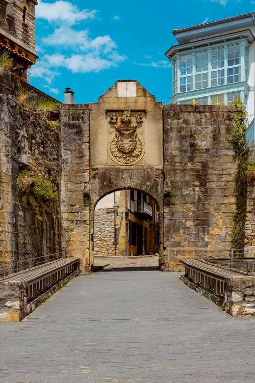 Hondarribia: Private Walking Tour With Beer or Wine - Explore Hondarribias History and Charm